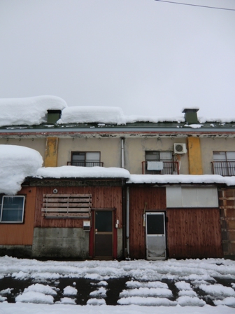 屋根の雪の心配がない家_a0128408_1821453.jpg