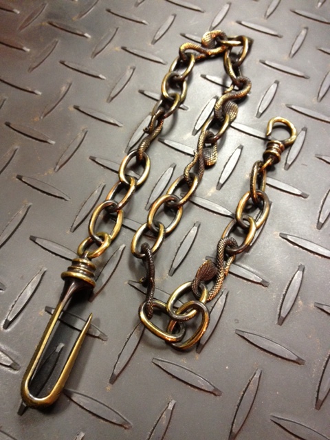 BLACK SIGN SOLID BRASS WALLET CHAINS : FEEBLES