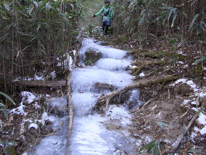 2012.1.8 大菩薩連嶺South （金山鉱泉-雁ヶ腹摺山-やまと天目山温泉）_b0219778_20271551.jpg