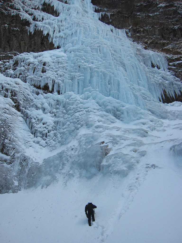 完全凍結の　高瀑の滝 　（たかたるのたき）_b0124306_22283569.jpg