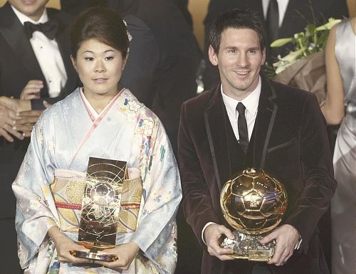 A Happy New Ballon Dor FIFA!:澤穂希選手、世界の”誉れ”に!_e0171614_1245384.jpg