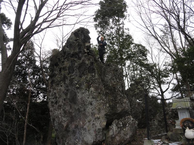 阿武隈川を垣間見て登る新春のお山_a0127015_20203050.jpg