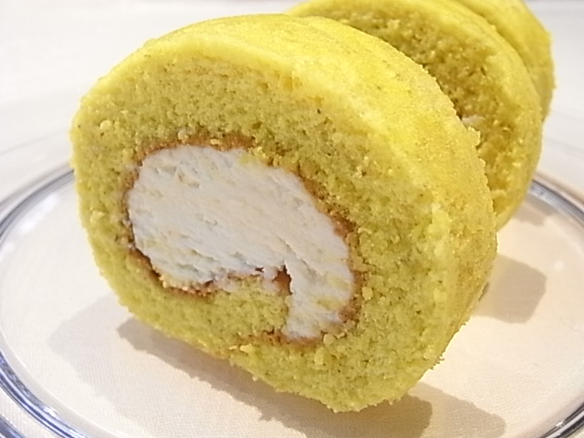 きな粉のロールケーキ_b0145846_21555843.jpg
