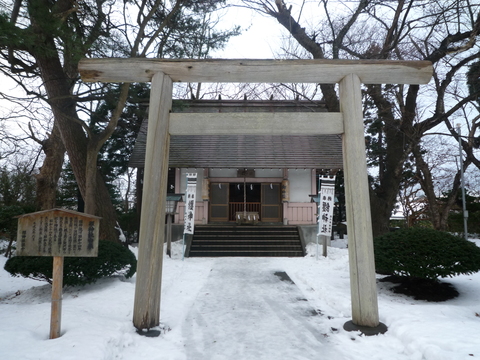 纏神社_b0238249_2037630.jpg