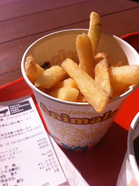 上野動物公園内売店のフライドポテト うさのまいにち