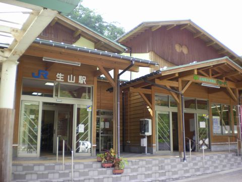真夏の中国地方ローカル線1 (山陰本線/伯備線)_b0005281_21412497.jpg