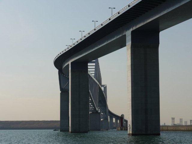 もうすぐ開通します、東京ゲートブリッジ(*^^)v_b0175688_2144321.jpg