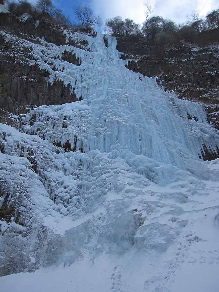完全凍結の　高瀑の滝 　（たかたるのたき）_b0124306_98167.jpg