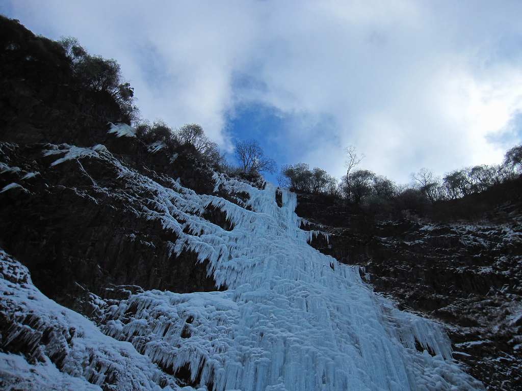 完全凍結の　高瀑の滝 　（たかたるのたき）_b0124306_995755.jpg