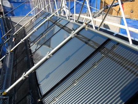 金属製集熱パネル取付け工事_b0241060_19112445.jpg