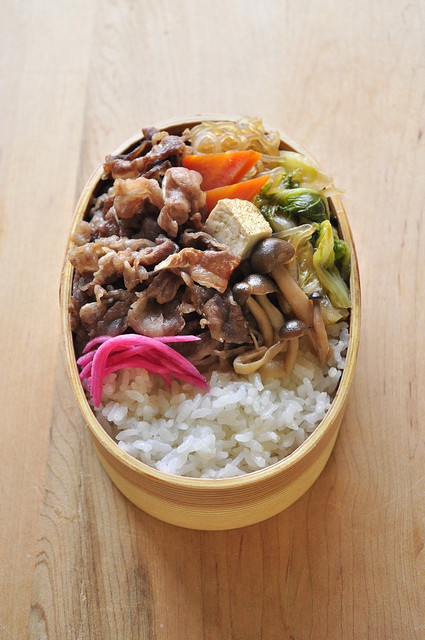 牛すき焼き弁当_b0171098_11222948.jpg