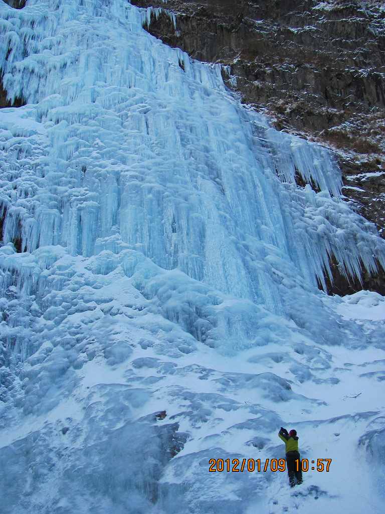 完全凍結の　高瀑の滝 　（たかたるのたき）_b0124306_20224253.jpg