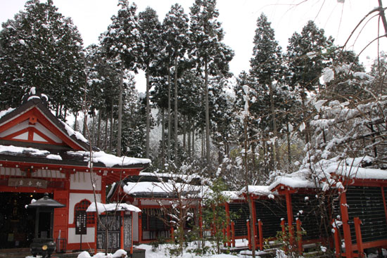 雪の三千院_e0048413_16223177.jpg