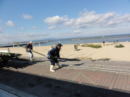 臨時活動:「とんど&焼き芋準備」_c0108460_0253680.jpg