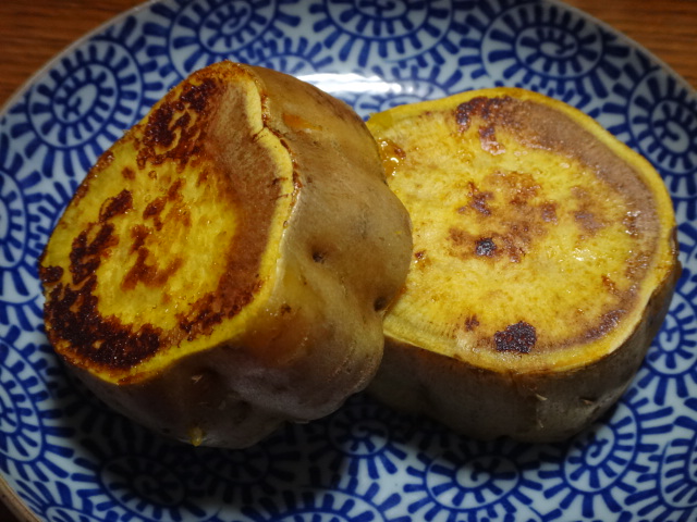 尾花沢牛のすき焼き、鰤の照り焼き、カレーライス、牛バラ肉の野菜スープ煮、ピザトースト、雑煮です。_c0225997_19273798.jpg