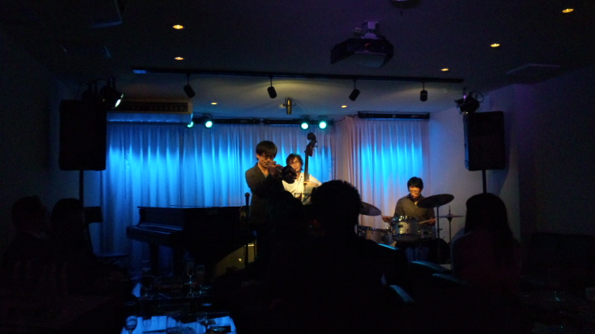 土曜日 ボーカルのみなさまへ_b0115606_12491820.jpg