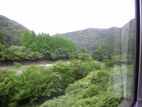 真夏の中国地方ローカル線2 (姫新線/旧津山扇形機関車庫)_b0005281_17533799.jpg