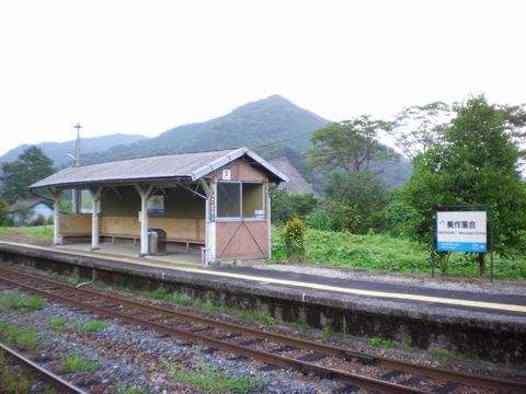 真夏の中国地方ローカル線2 (姫新線/旧津山扇形機関車庫)_b0005281_1755096.jpg