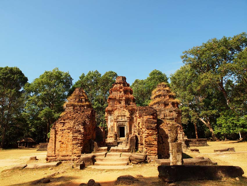 プリア・コー　(Preah ko) 　　アンコール旧王都・ロリュオス遺跡群_d0149245_14294634.jpg