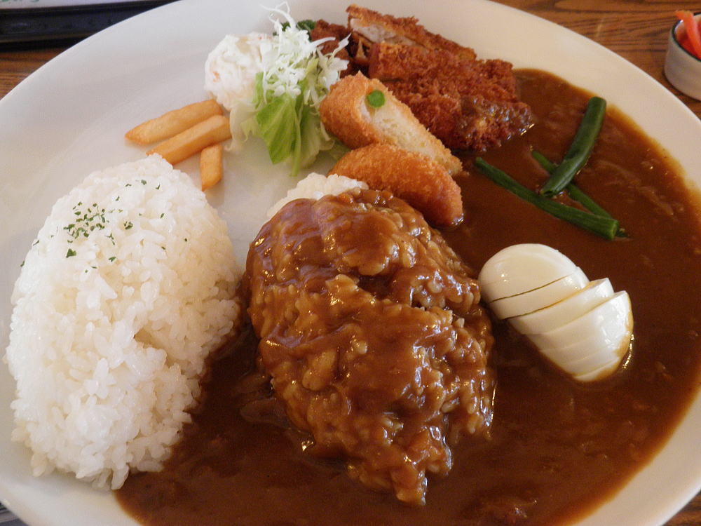 山脈カレーは「華麗屋」で_b0055202_23524046.jpg