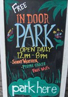 今年もNYのギャラリーが緑いっぱいの室内公園に Park Here_b0007805_2053930.jpg