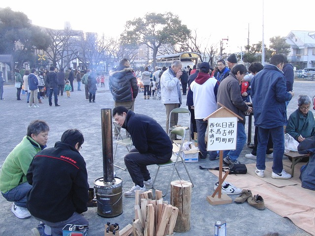 一昨日、昨日は各地でどんどん焼きが行われました_f0141310_833250.jpg