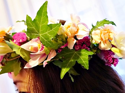 生花で作ったティアラ・ワイヤリングヘアアクセサリー : お花に囲まれ