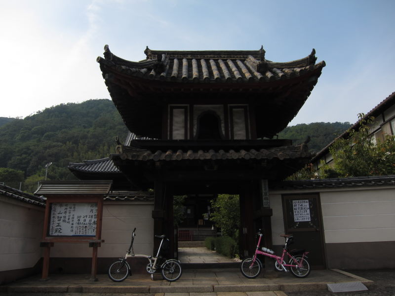 2つの独特の空気感を持つ路地の町に心酔。そして荒行とは？！－尾道(後編）・鞆の浦_e0138081_1156813.jpg