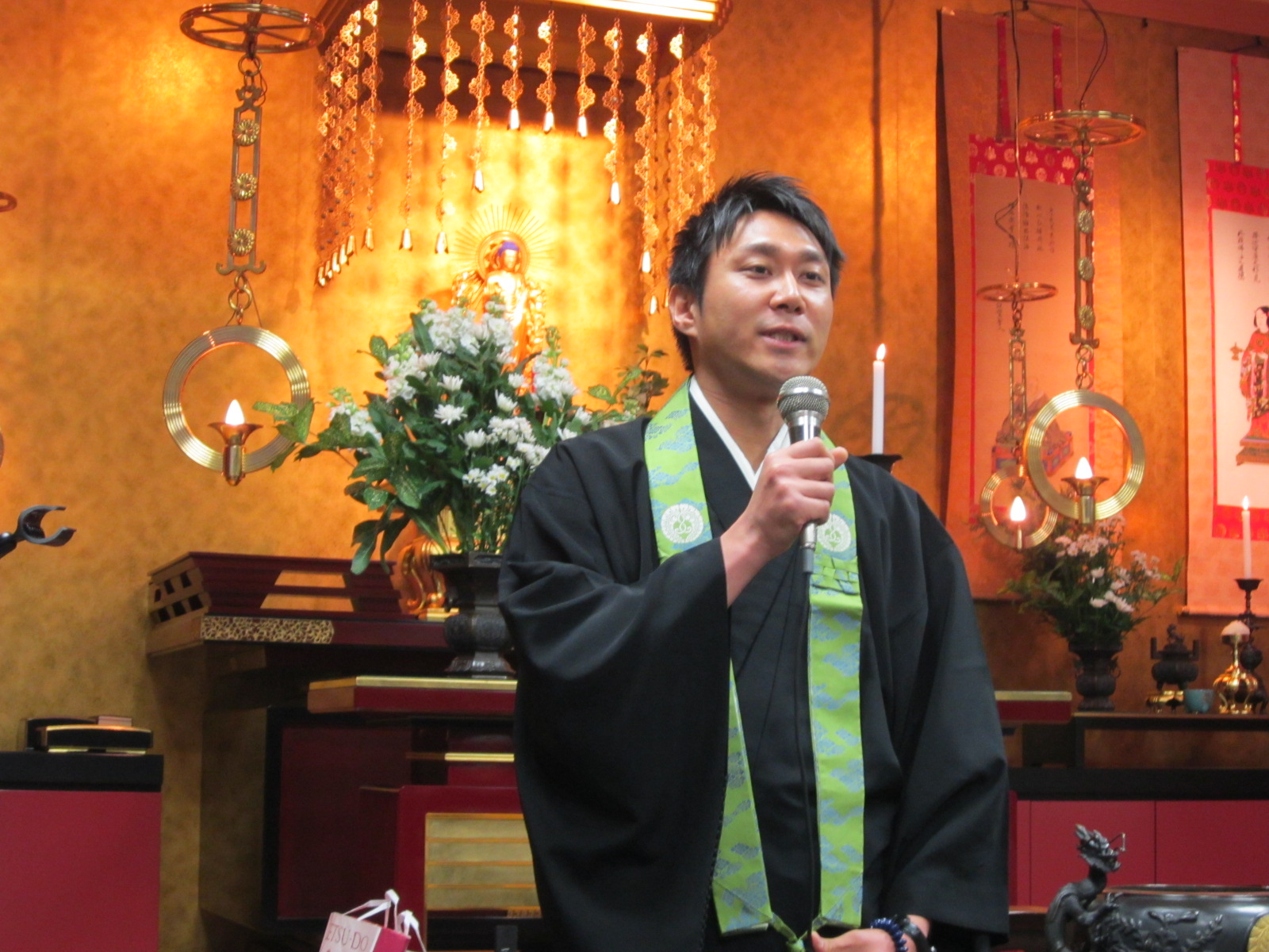 西法寺の追悼会_f0205367_1219657.jpg