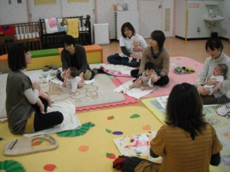 2012.01.17 ベビーマッサージ_f0142009_1456438.jpg
