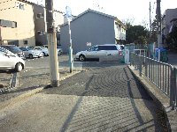 舗装で段差解消_c0133422_22232876.jpg