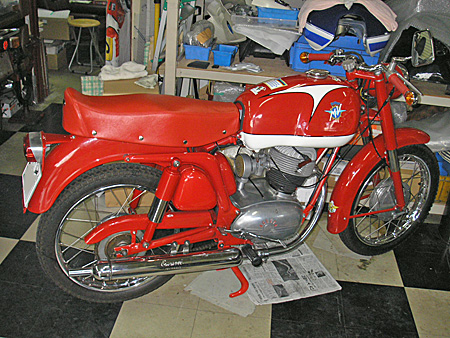 【MV AGUSTA 150 の整備】_e0218639_114341.jpg