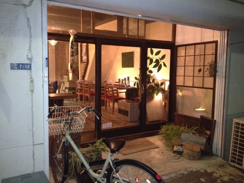 大阪谷町 銅座公園のお店2つ そばきり 蔦谷 と カフェ ネスト_a0194908_2125553.jpg