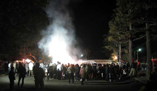 今年も、どんと祭は岩沼の竹駒神社です。_e0069615_21153473.jpg