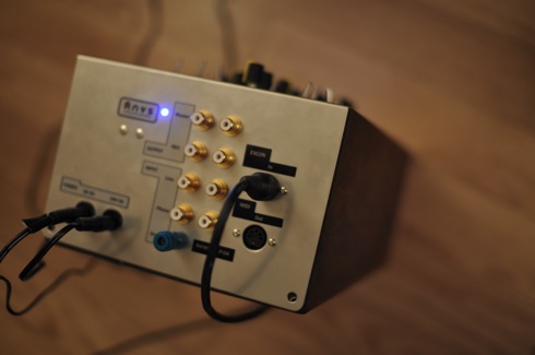 Anvs(アンブス) - Analog Vinyl Synthesizer_f0097833_2311421.jpg