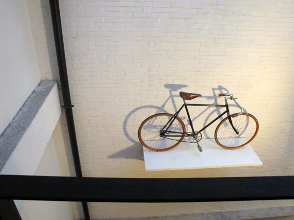 パリの自転車_f0034922_5411568.jpg