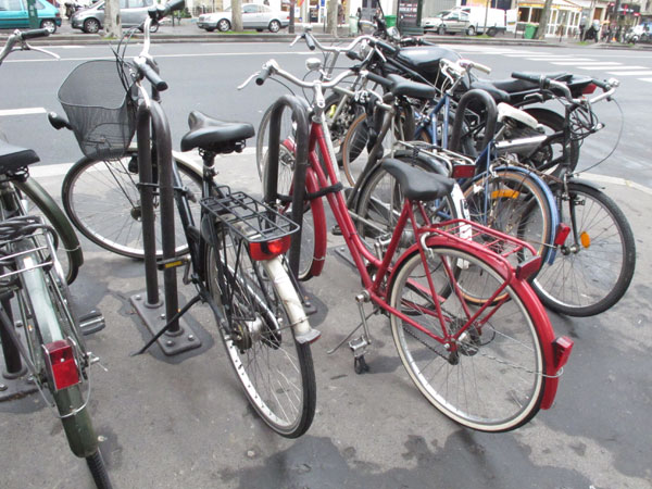 パリの自転車_f0034922_5422859.jpg