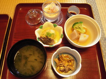 一乗院の朝食　（高野町）_d0049152_2195939.jpg