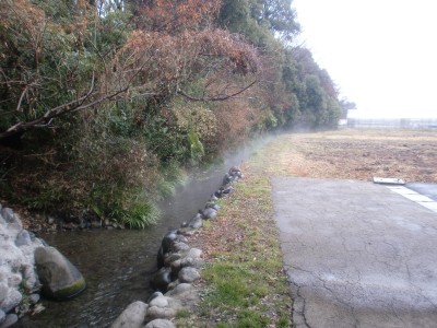 雪まじりの日のママ下湧水の湯気_c0112172_9165371.jpg