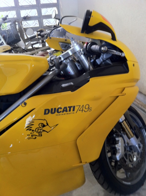 DUCATI。_a0067077_11245647.jpg