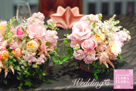 1.5次会 パステルカラーの花達とピンクのリボンの会場装花 クルーズクルーズ新宿様_a0115684_0137100.jpg