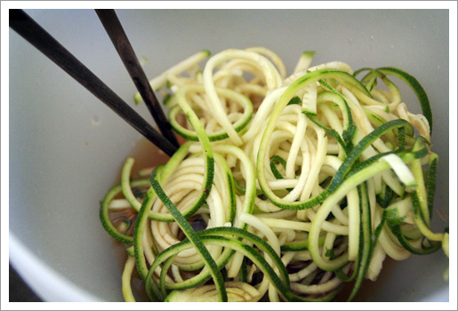 ズッキーニパスタ トマトドレッシング_c0053898_13581913.jpg