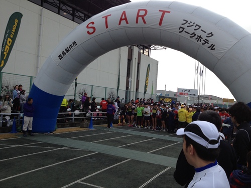 第20回高槻シティ国際マラソン 10km 46分8秒でした。_a0194908_951012.jpg