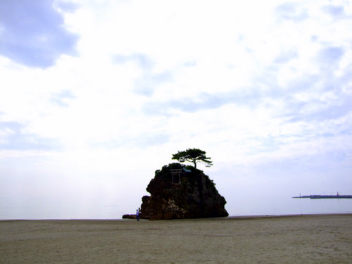 「島根　出雲大社からもう一歩　阿国の墓、稲佐の浜、日御碕神社、日御碕灯台」_a0000029_0564445.jpg