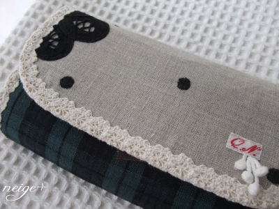 刺繍入りリネンとBWの布長財布完成♪_f0023333_21273295.jpg