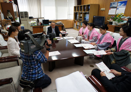 津市の報道関係へ訪問_b0145257_19453061.jpg