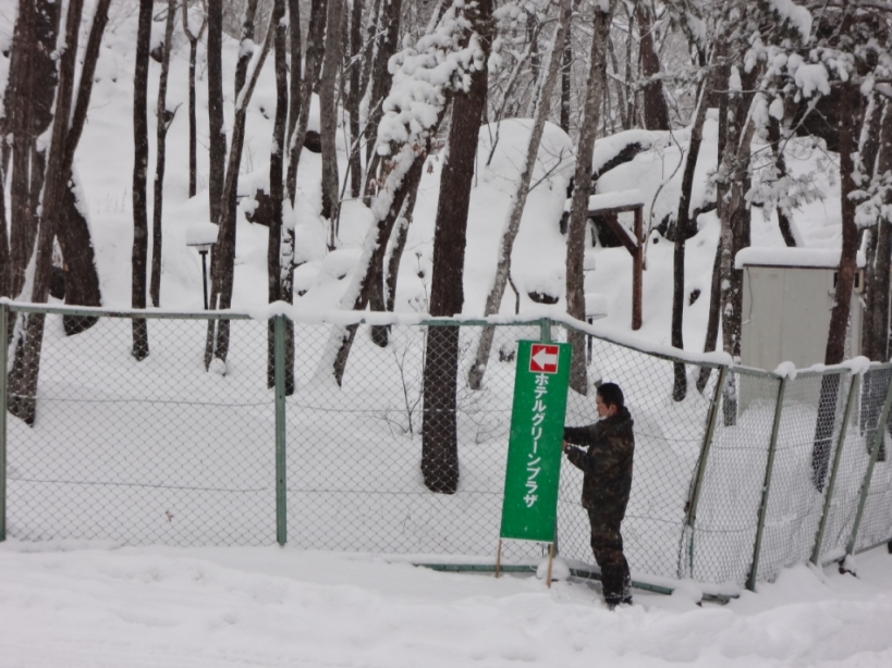 雪の作業_f0180878_20354748.jpg