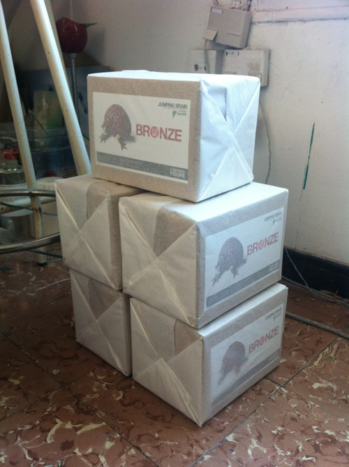 留之助限定Bronze Jumping Brain Japan Red Edition、まもなく到着。_a0077842_2339232.jpg