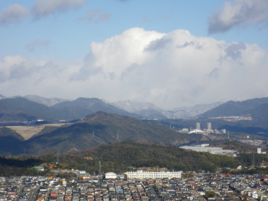 遠くの山は雪景色 ゆっくりと のんびりと 遠くの山は雪景色 ゆっくりと のんびりと