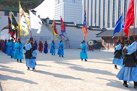 くいだおれソウル　景福宮から北村韓屋村をおさんぽ_c0175807_2143551.jpg